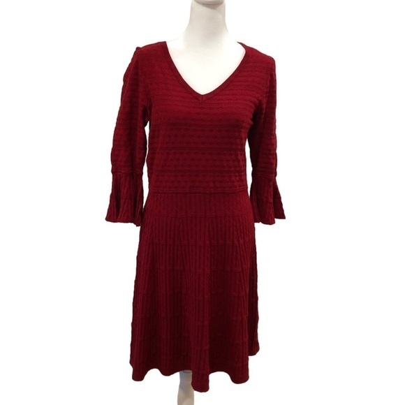 LIZ Claiborne red textured knit skater style dress with bell sleeves. Size M - Picture 1 of 7